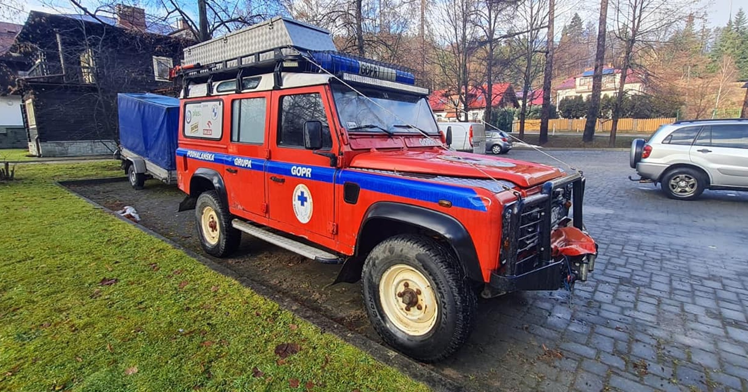 GOPR sprzedaje dwa Defendery