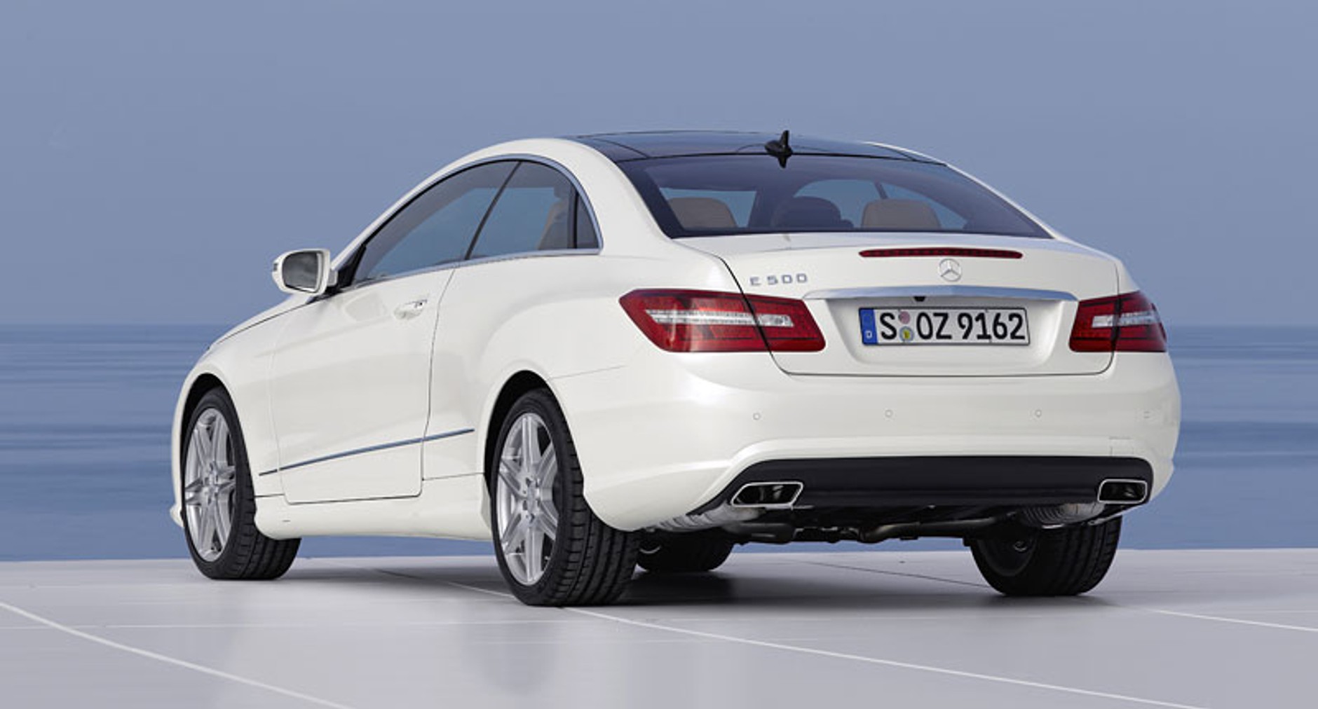 Genewa 2009: Mercedes-Benz E-Klasa Coupe - dane techniczne i zdjęcia