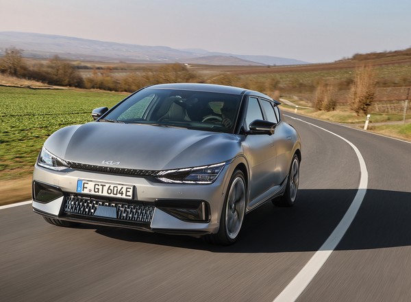 To najmocniejsza Kia w historii. Model EV6 GT ma 585 KM, a do setki przyspiesza w...