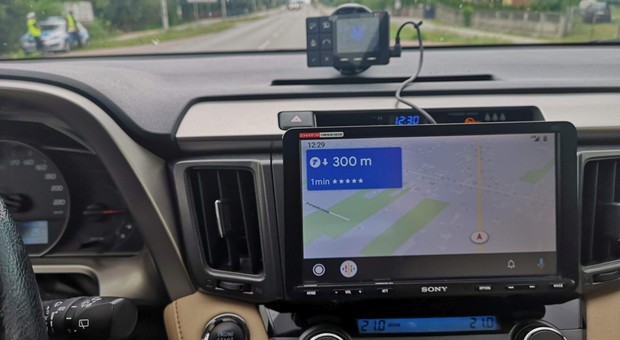 Yanosik w Android Auto już działa. Pierwszy test
