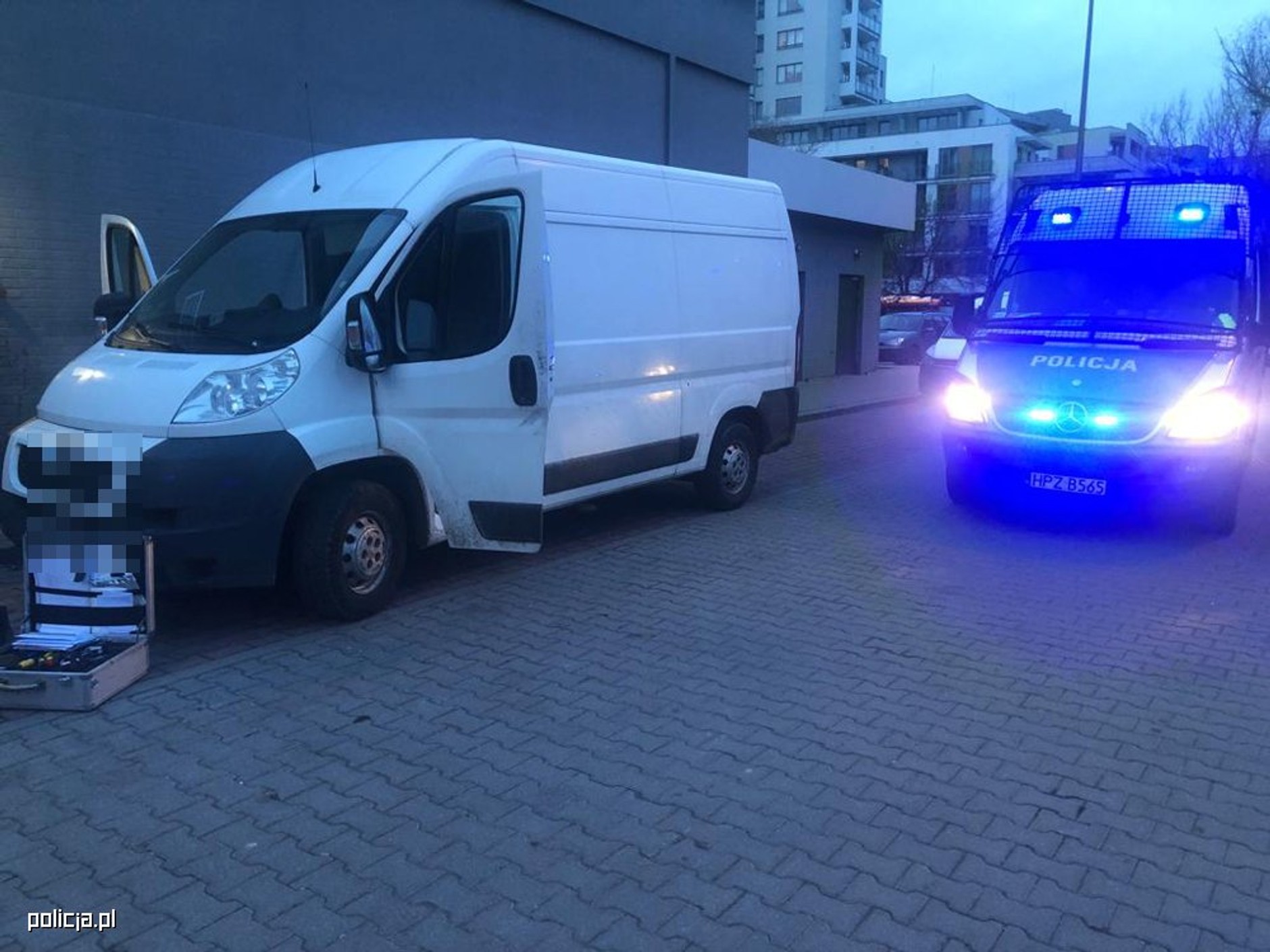 Policjanci odkryli w samochodzie aż 110 kg marihuany