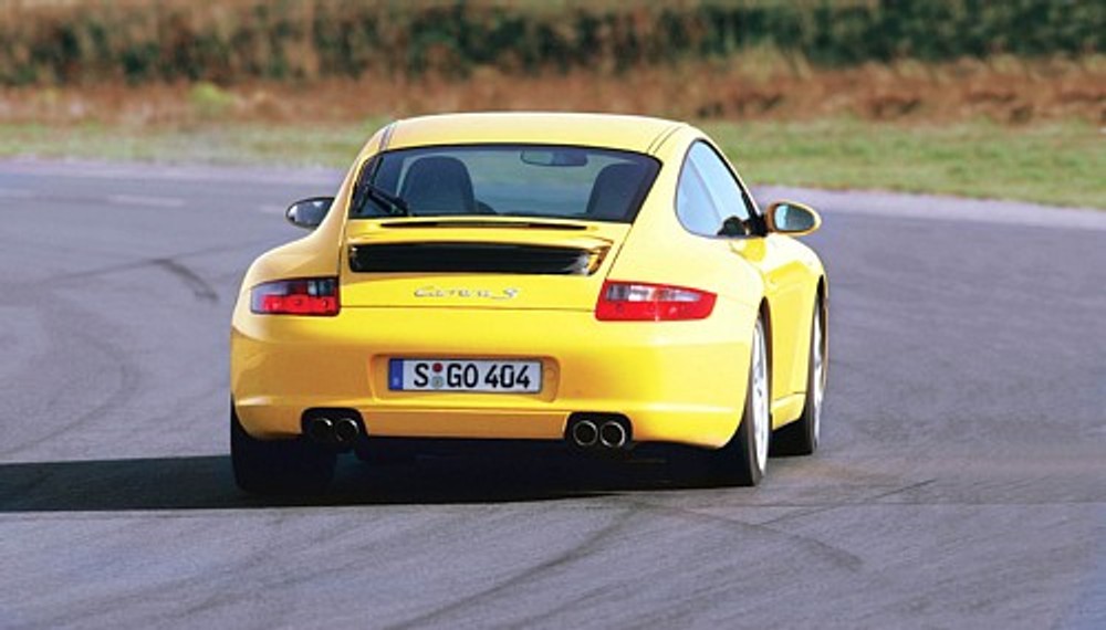 Które auto jest bardziej sportowe?