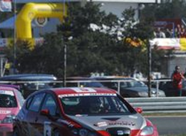 Wyścigi: Porsche niedoścignione na długim dystansie