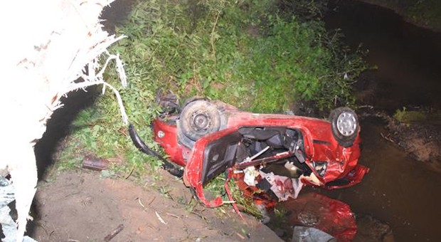 Tragiczny początek wakacji: śmiertelne dachowanie
