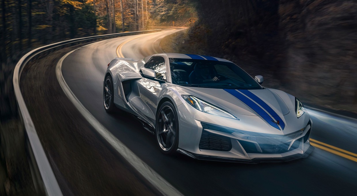 Chevrolet Corvette z napędem hybrydowym. E-Ray rozpędza się do 60 mil/h w 2,5 s