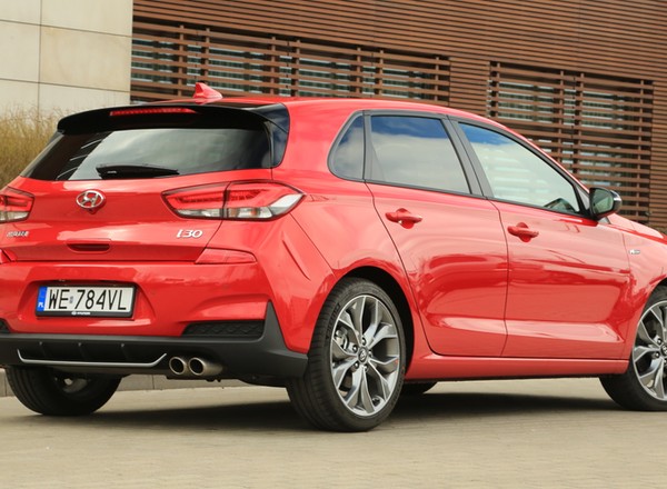 Hyundai i30 do naprawy - niebezpieczne poduszki
