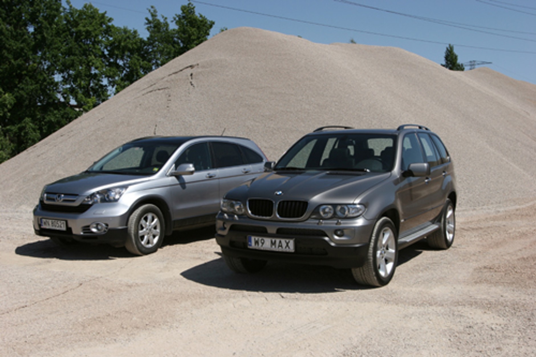 Nowy czy używany - Honda CR-V kontra BMW X5