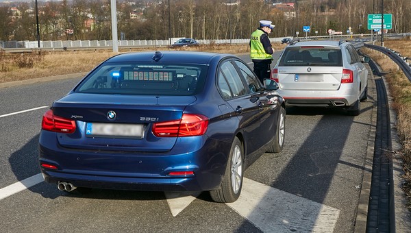 Policja opublikowała dane. Mundurowi z drogówki mniej podatni na korupcję