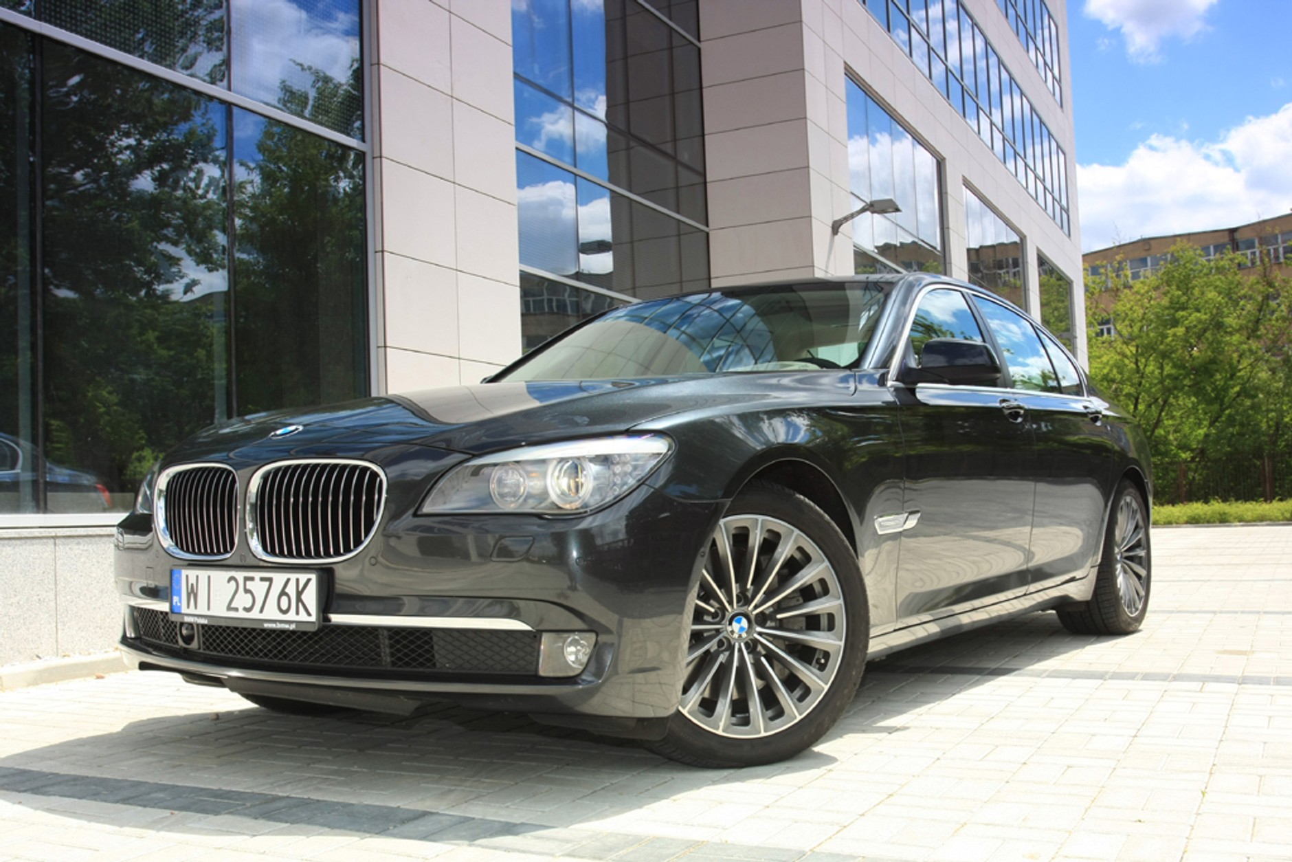 BMW 750i - Ponad dwie tony luksusu