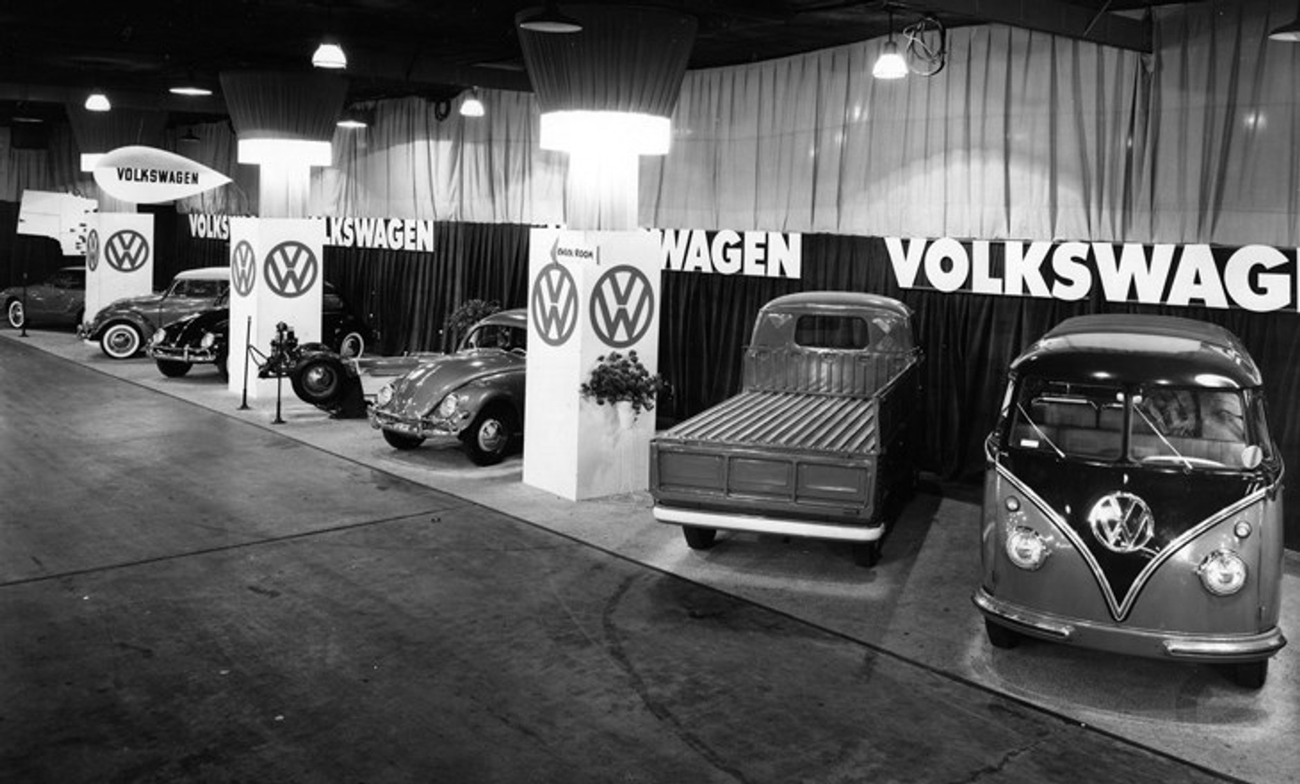 Salon samochodowy w Chicago (1956)