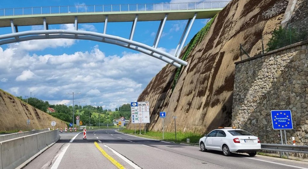 Przed zagranicznym wyjazdem warto zapoznać się z przepisami obowiązującymi w krajach, które zamierzamy odwiedzić