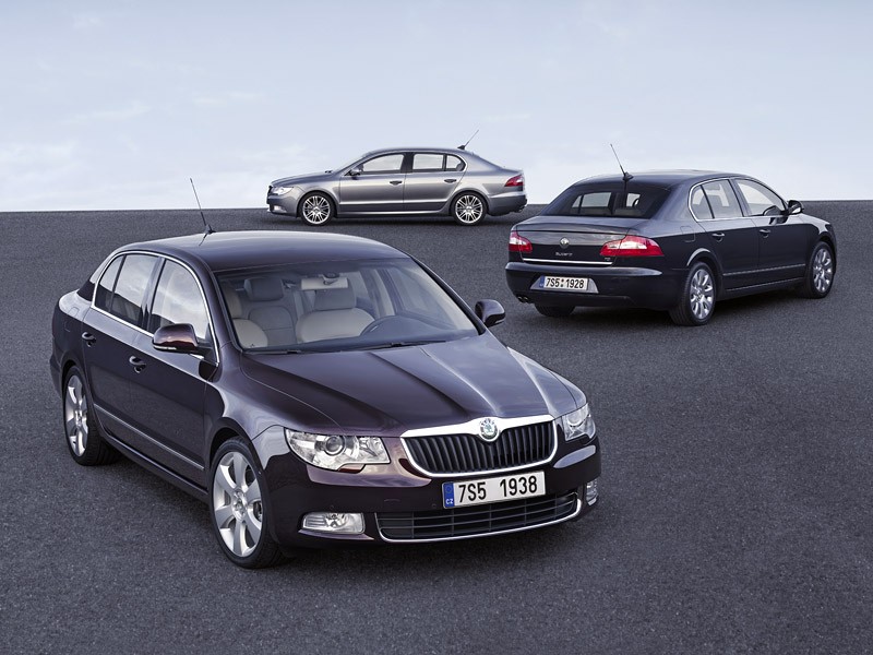 Škoda Superb: pierwsze zdjęcia wnętrza i dane techniczne