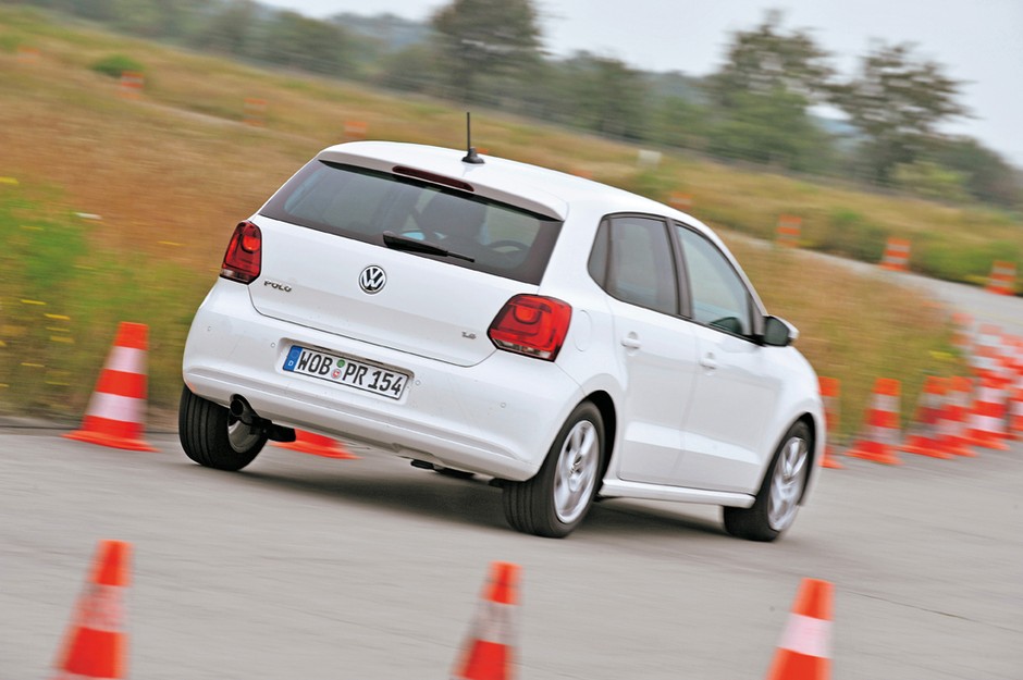 Nowy Volkswagen Polo kontra benzynowa konkurencja - Czy okaże się lepsze od Fiesty, Jazza, i20, Corsy i Clio?