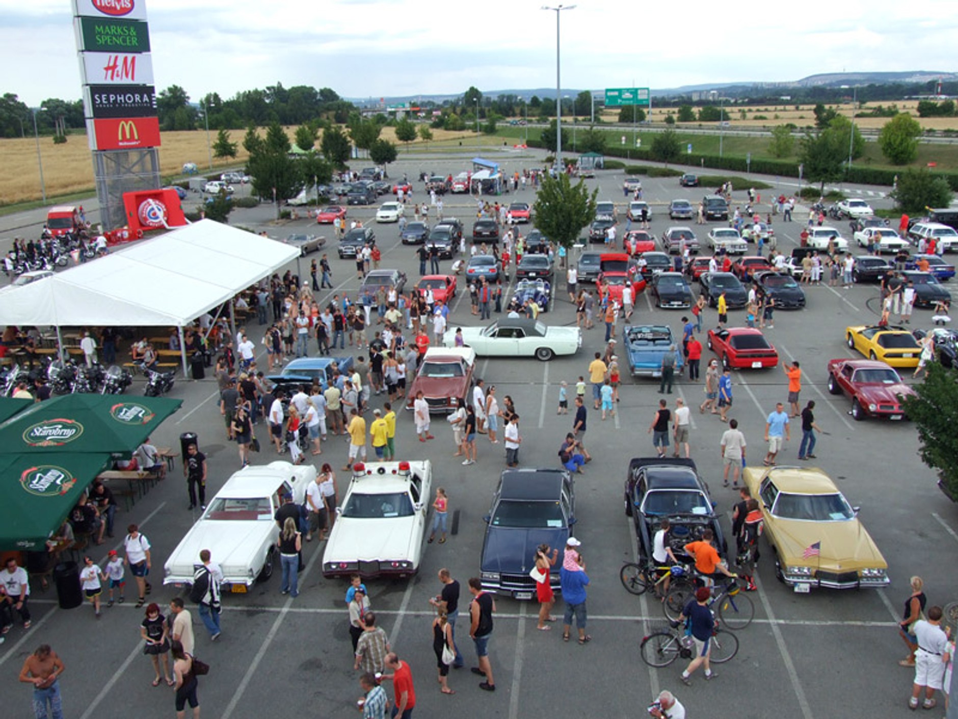 Zlot samochodów amerykańskich w Brnie (fotogaleria)