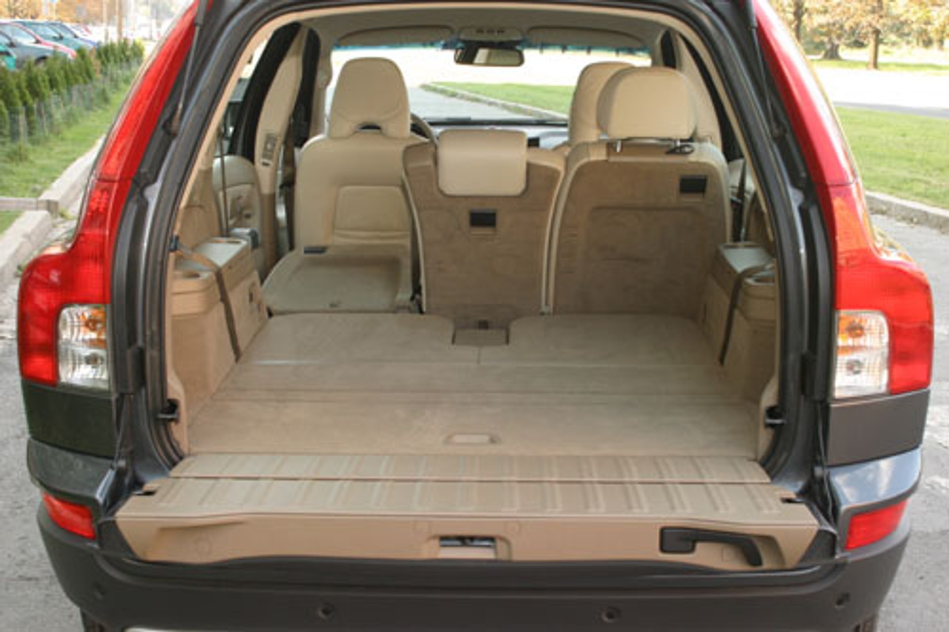 Volvo XC90 2.4 D5 - Elegancja w wydaniu 4x4