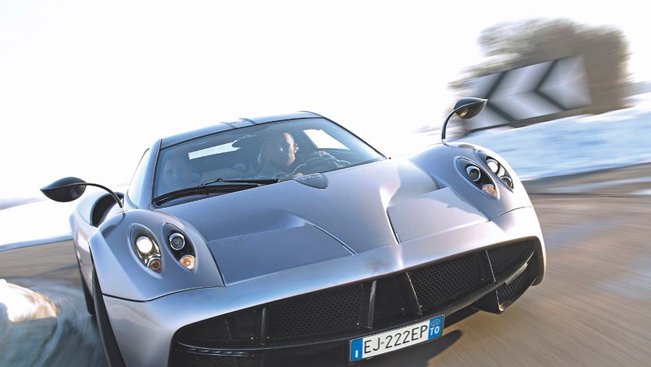 Pagani Huayra: Ferrari się chowa