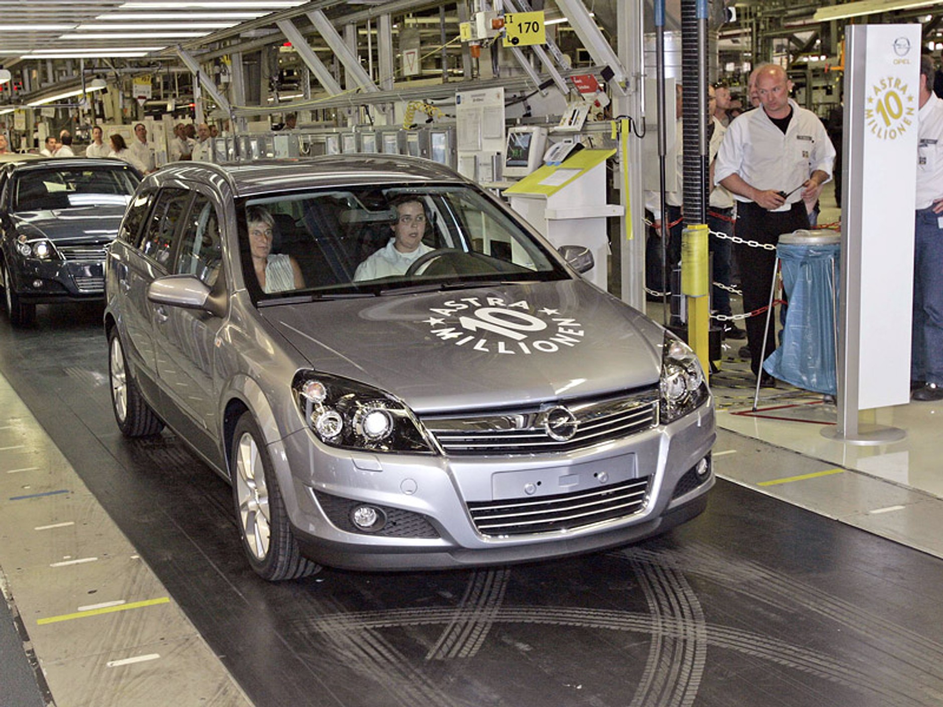 Opel Astra: sprzedano 10 mln egzemplarzy