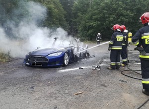Pożary samochodów elektrycznych. Mamy dane, które pokazują, czy jest się czego obawiać