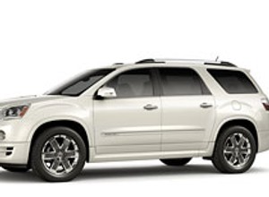 GMC Acadia Denali: lusus w amerykańskim crossowerze