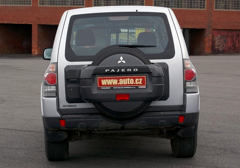 Mitsubishi Pajero 3.2 DI-D SWB – zwinna jaszczurka