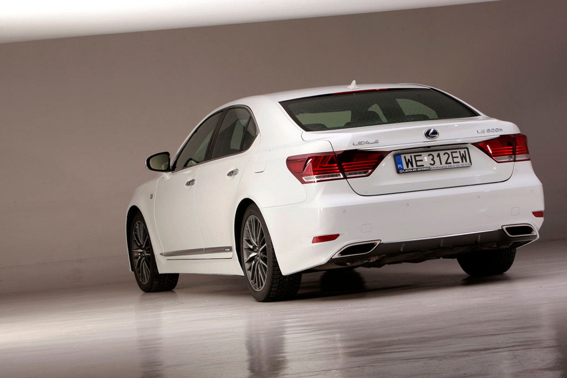 Test Lexusa LS 600h F Sport: hybryda na  sportowo