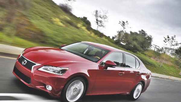 Lexus GS: hybryda na sportowo