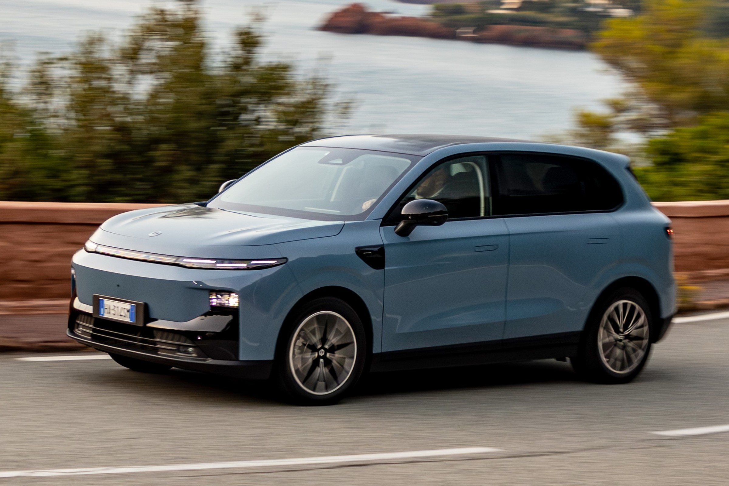 Słynna niemiecka marka może sprzedawać chińskiego SUV-a. Cena też wywołałaby zamieszanie