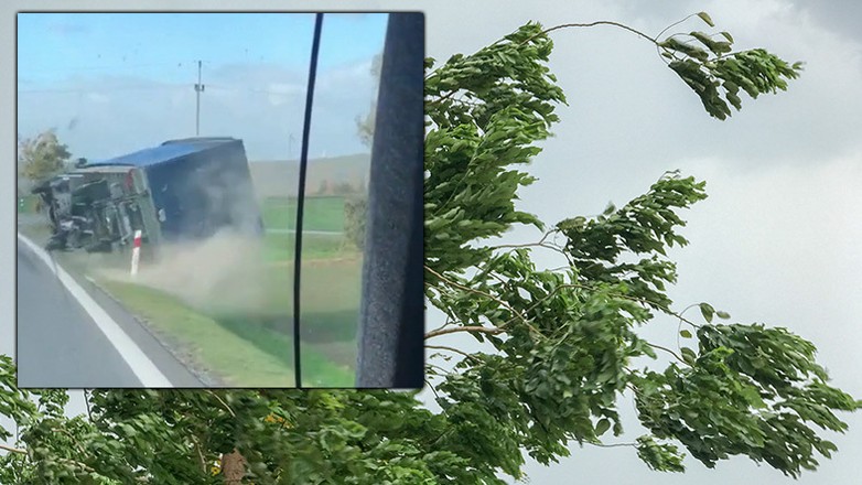 Wiatr w Polsce. Wichura zdmuchnęła z drogi dostawczaka