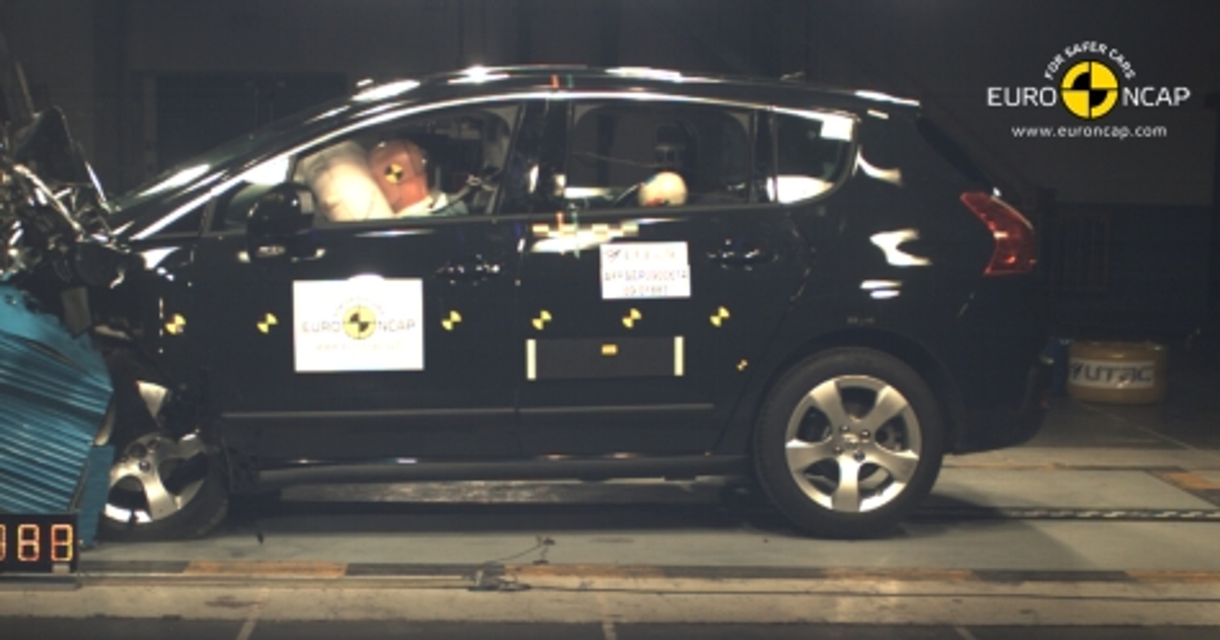 Testy Euro NCAP - Najnowsze wyniki crashtestów! Zobacz na wideo jak specjaliści robijają auta