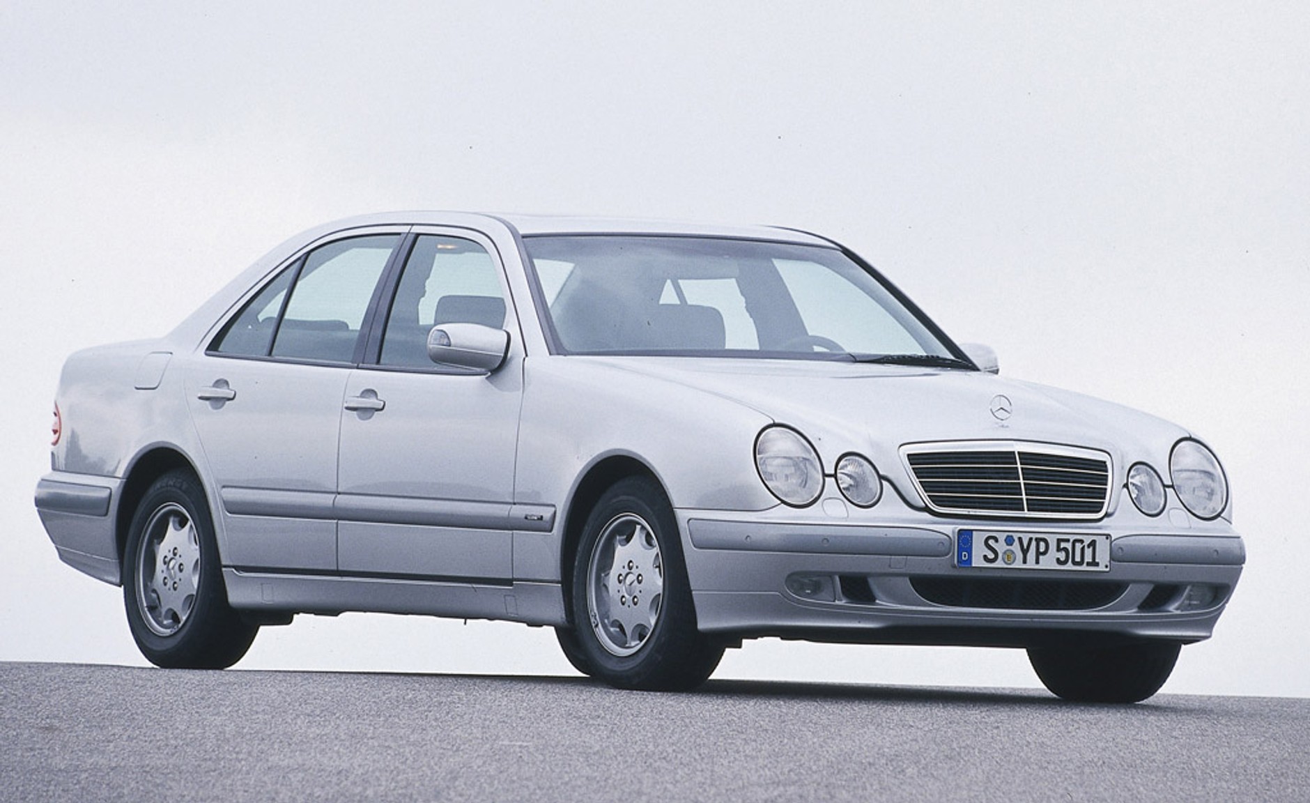 Jak wybrać auto? Wady i zalety samochodów w różnym wieku