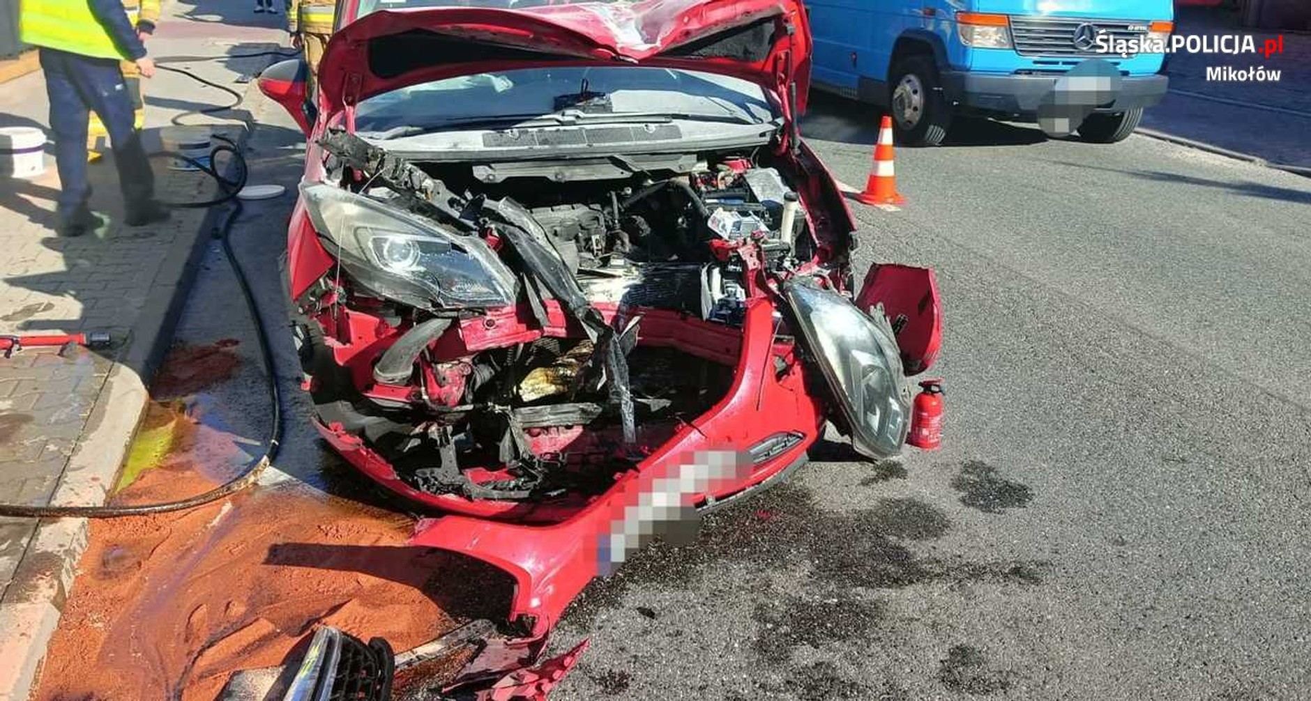 Sprawca kolizji twierdził, że nie zauważył busa, bo się zagapił
