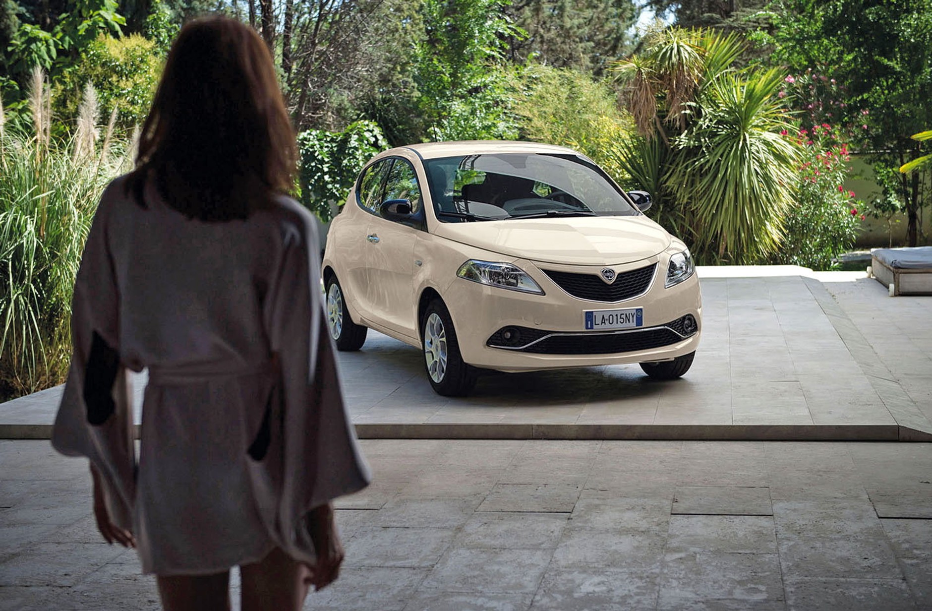 Frankfurt 2015: zmodernizowana Lancia Ypsilon