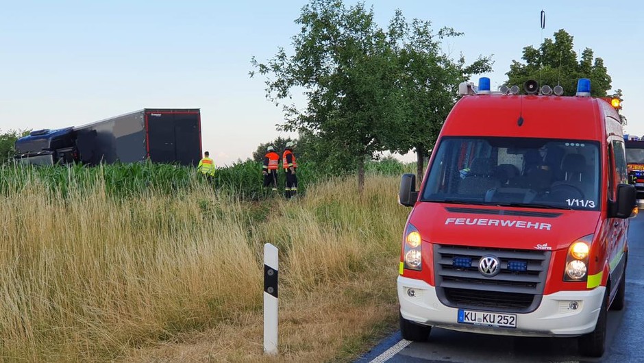 Ciężarówka w polu