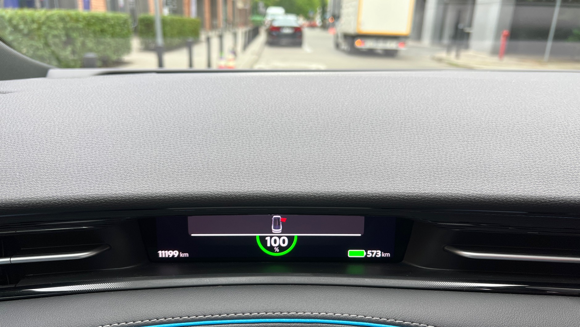 Porównanie kosztów przejazdu samochodami elektrycznymi i spalinowym