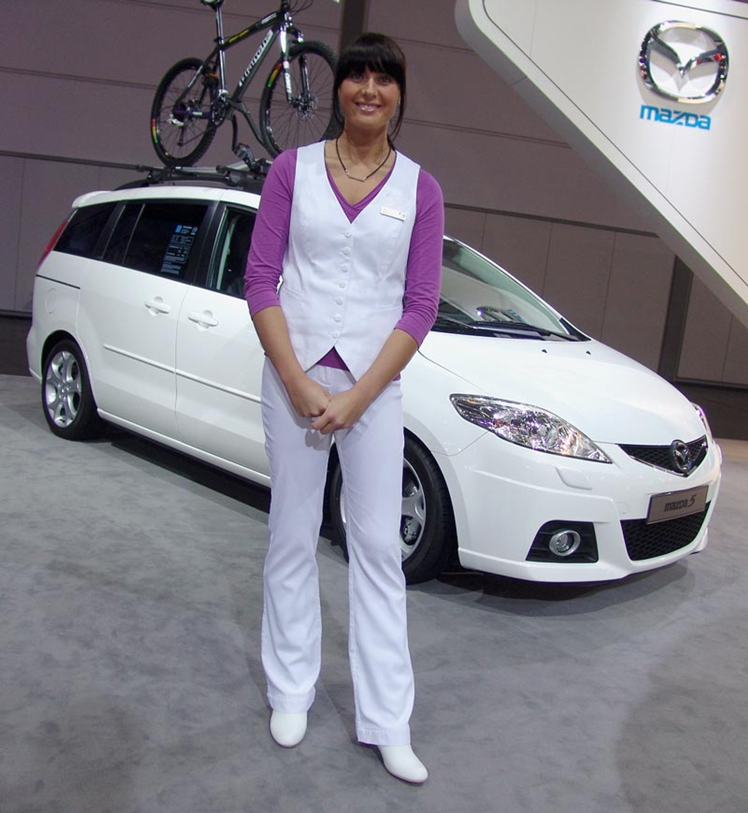 AMI/AMITEC 2008: dziewczyny i samochody