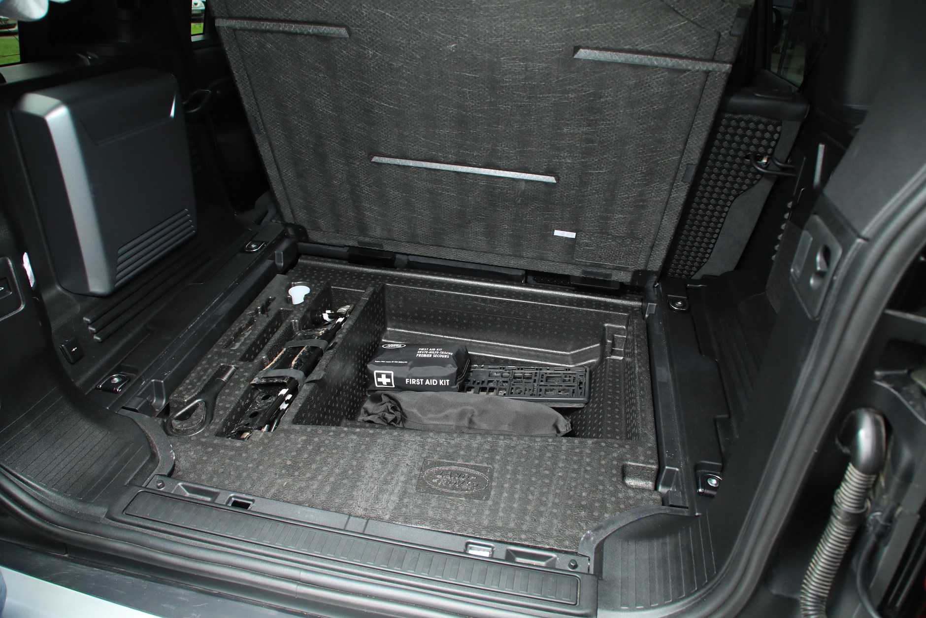 Land Rover Defender 110 2.0D AT