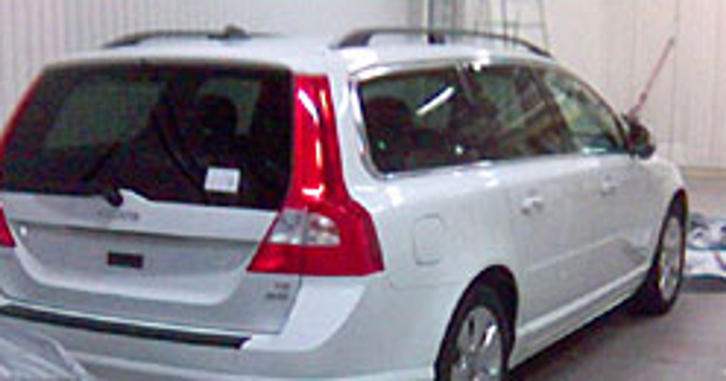 Nowe Volvo V70: pierwsze zdjęcia przed oficjalną premierą