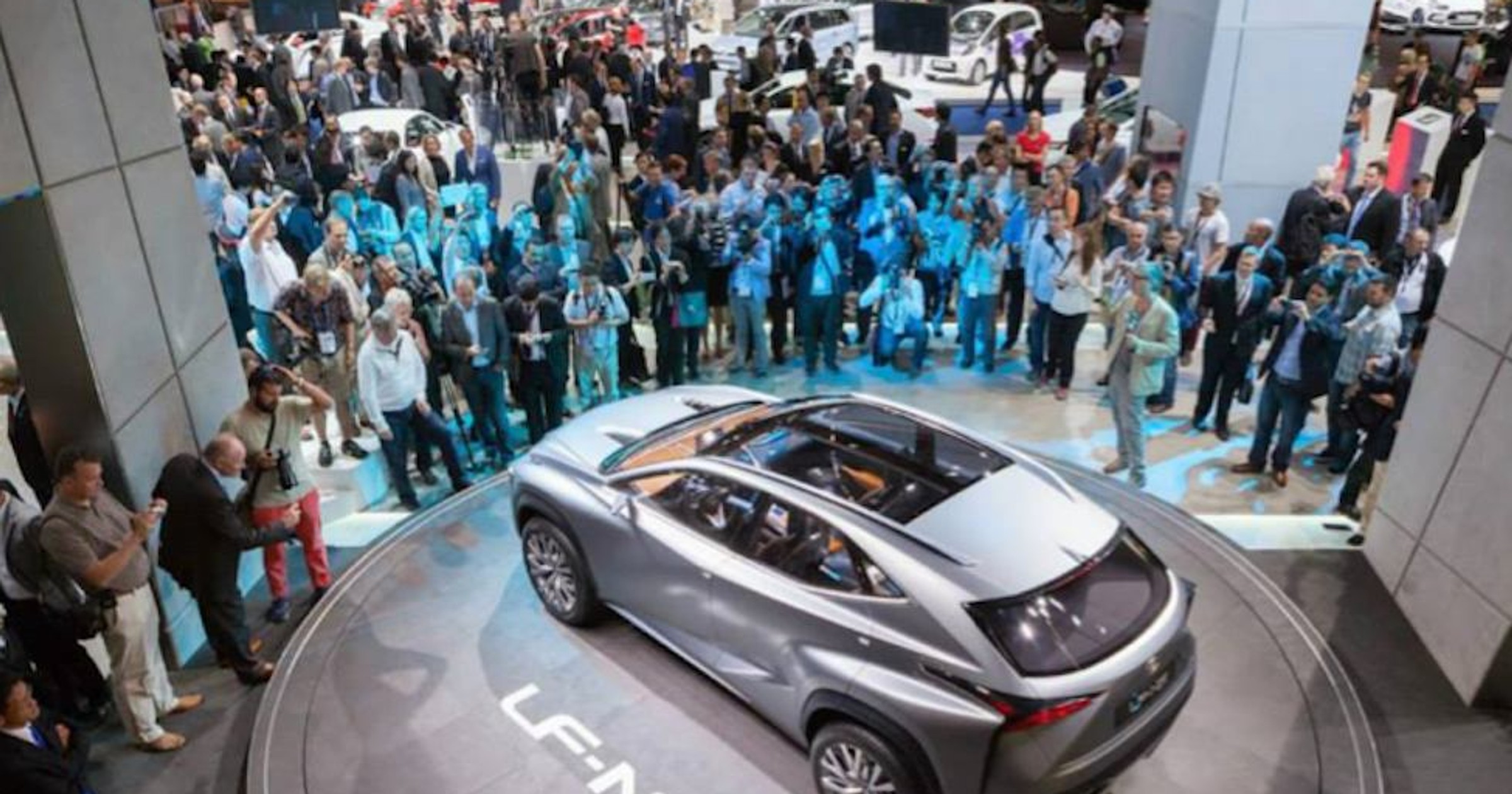Lexus na IAA 2013: futurystyczny crossover