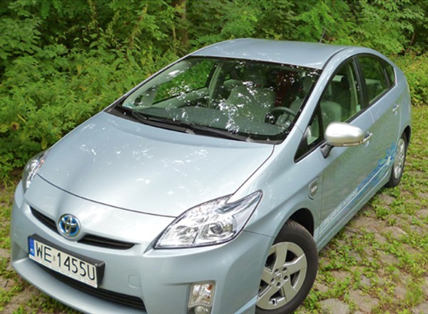 Toyota Prius Plug-In -- Stosunek przerywany...ładowaniem