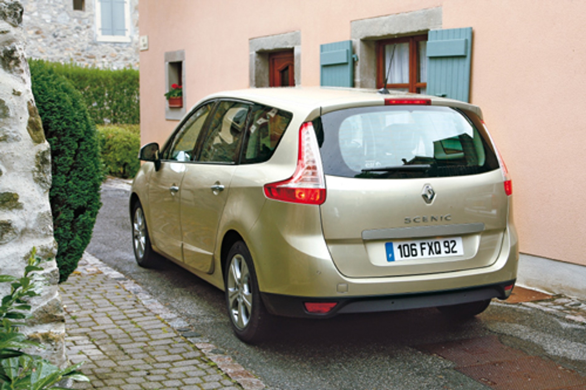 Renault Grand Scenic TCe 130: Większy i lepszy