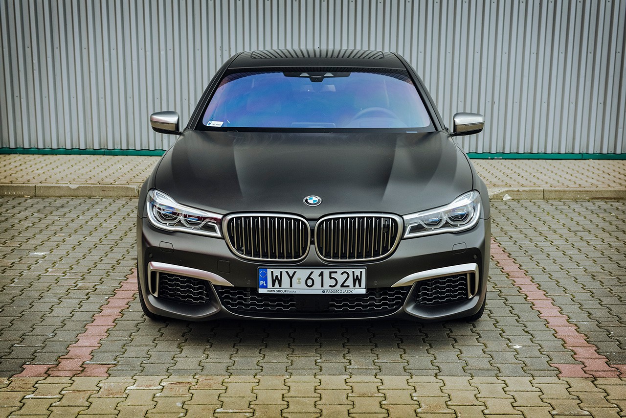 BMW M760Li