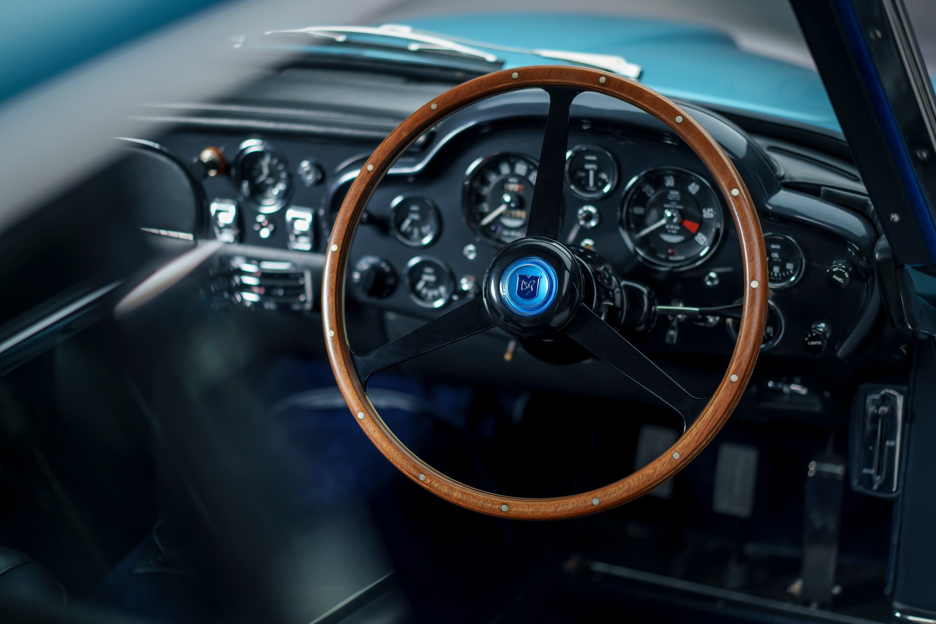 Aston Martin DB5 skończył 60 lat