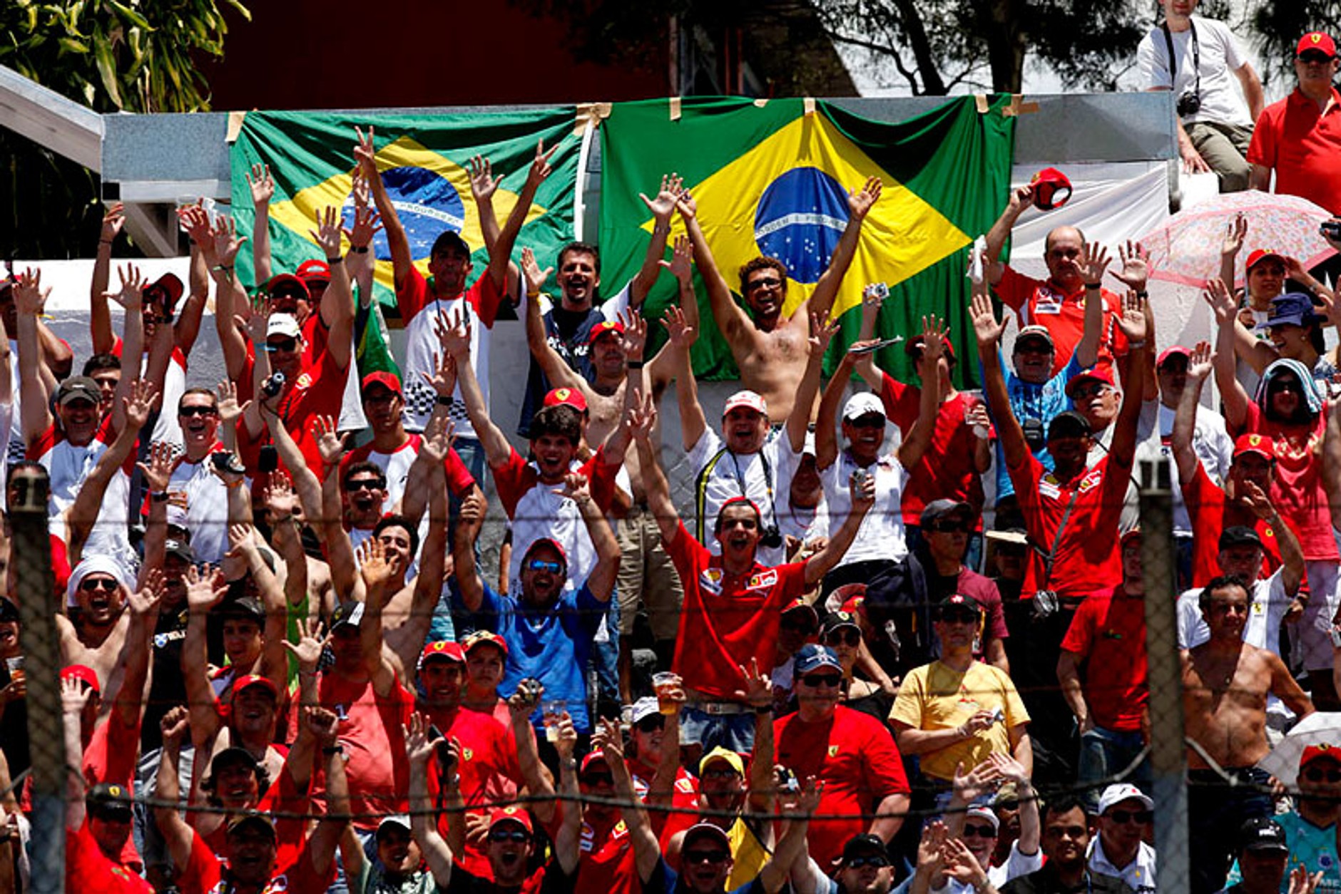 Grand Prix Brazylii 2009: Jenson Button mistrzem świata - fotogaleria Jiří Křenek