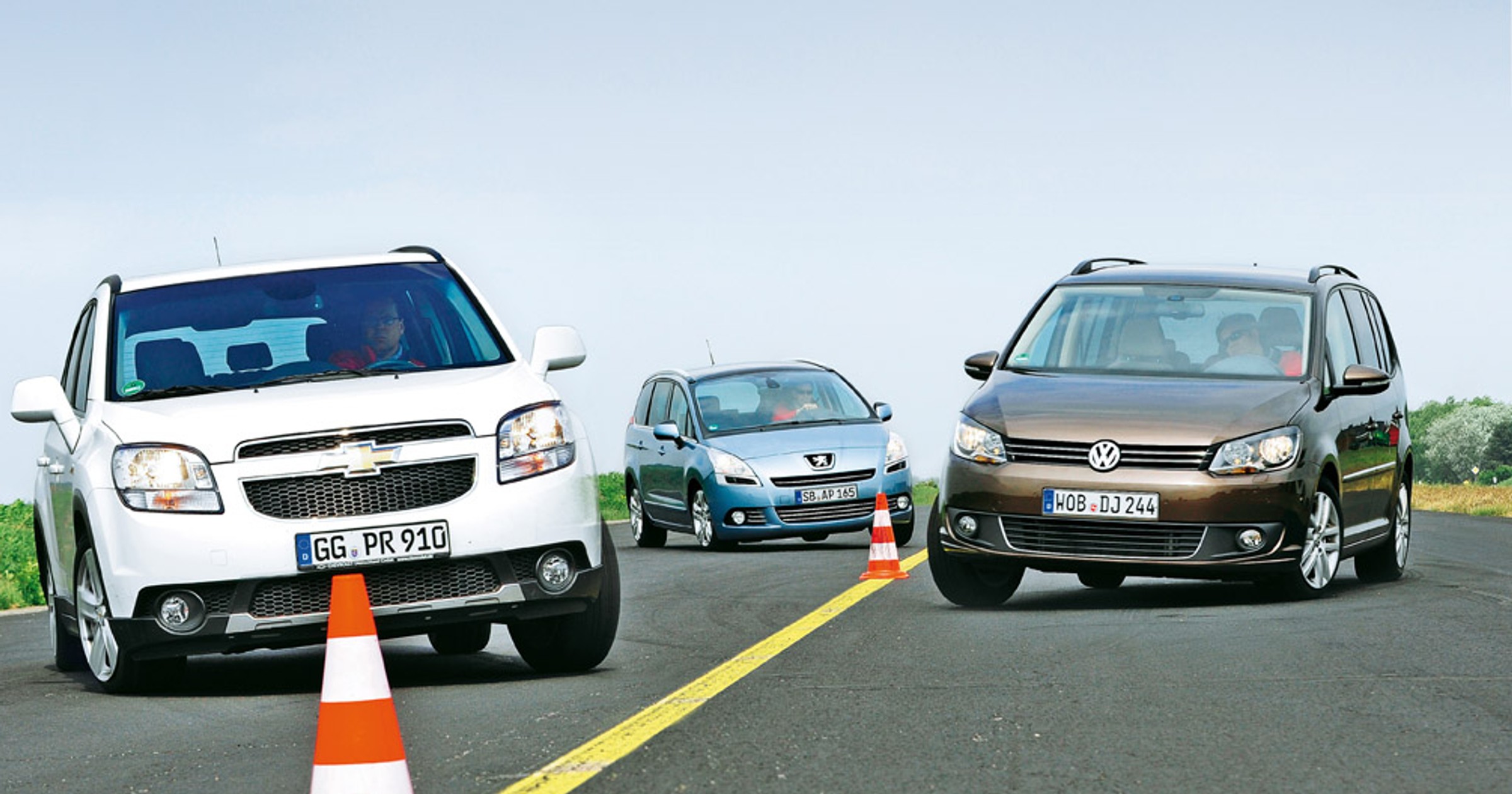 Chevrolet Orlando kontra VW Touran i Peugeot 5008: siedem miejsc na życzenie