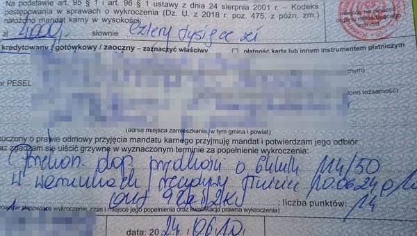 Kierowca Skody zagapił się i nie dość, że stracił "prawko", to jeszcze podwójnie zapłacił