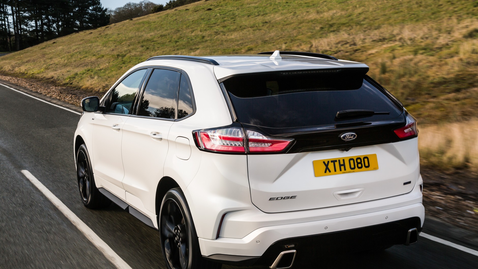 Ford Edge 2018 - nie mogło zabraknąć lamp w technice LED