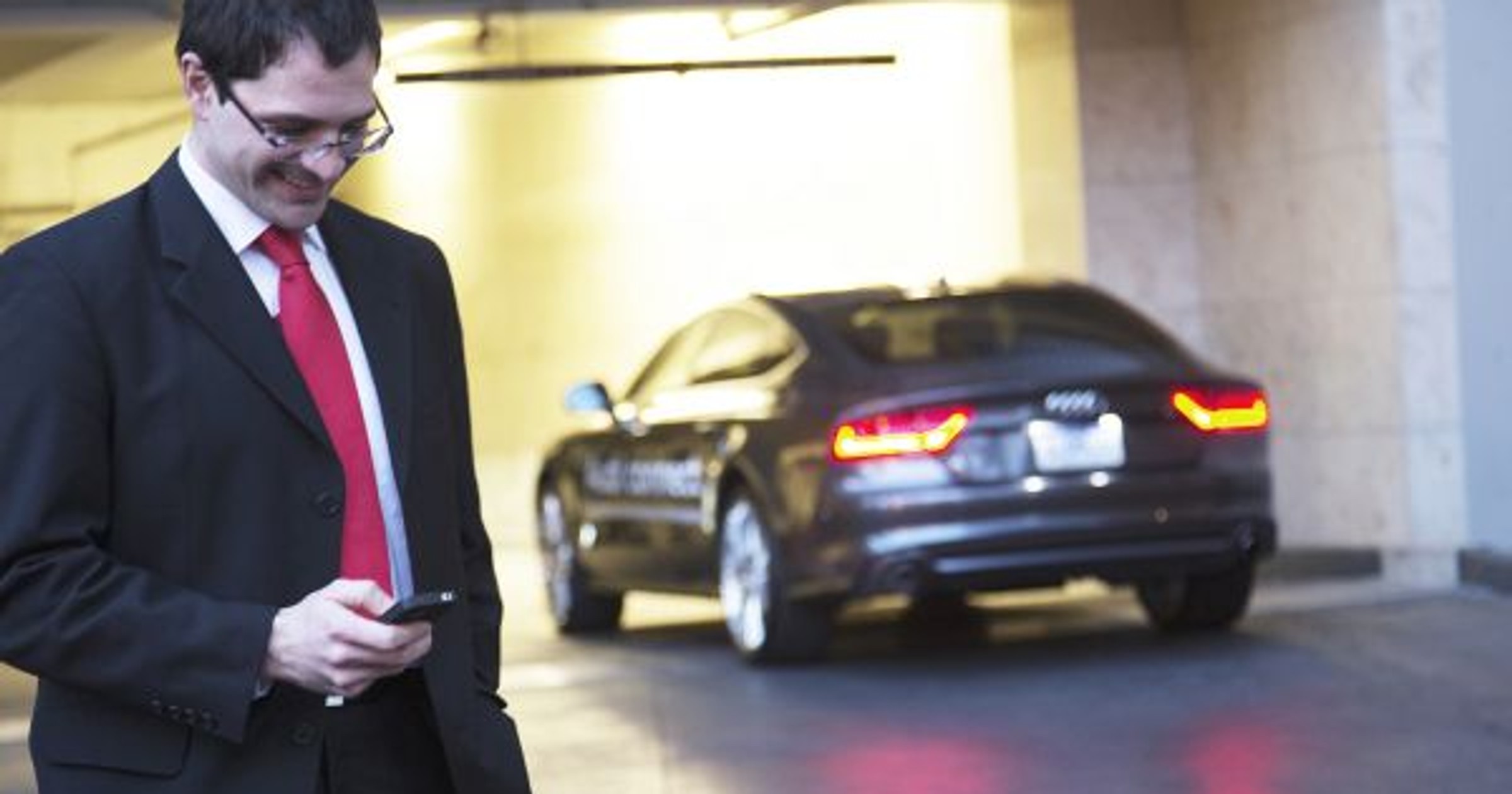 Audi - system zdalnego parkowania