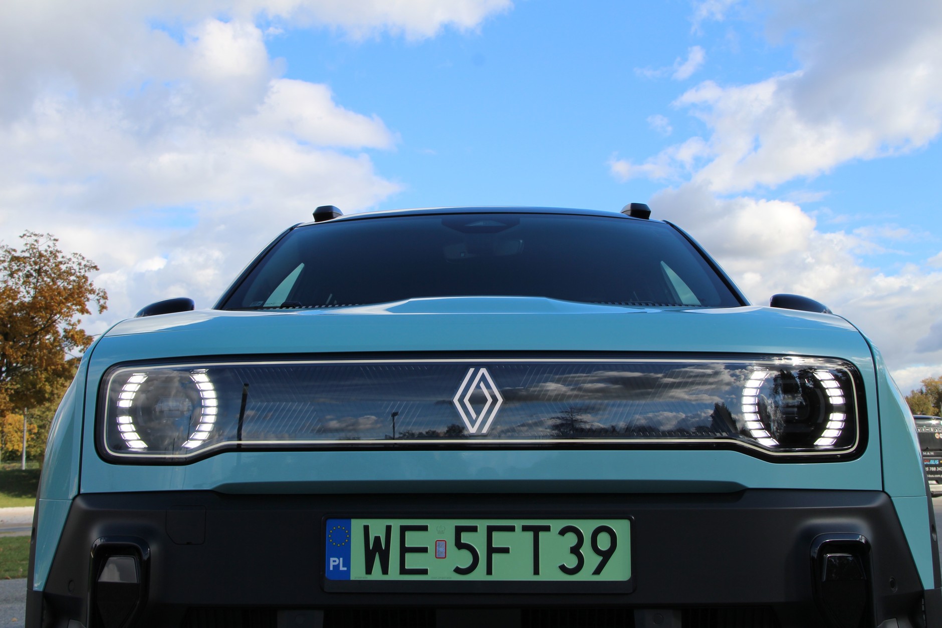 Renault 4 E-Tech Iconic