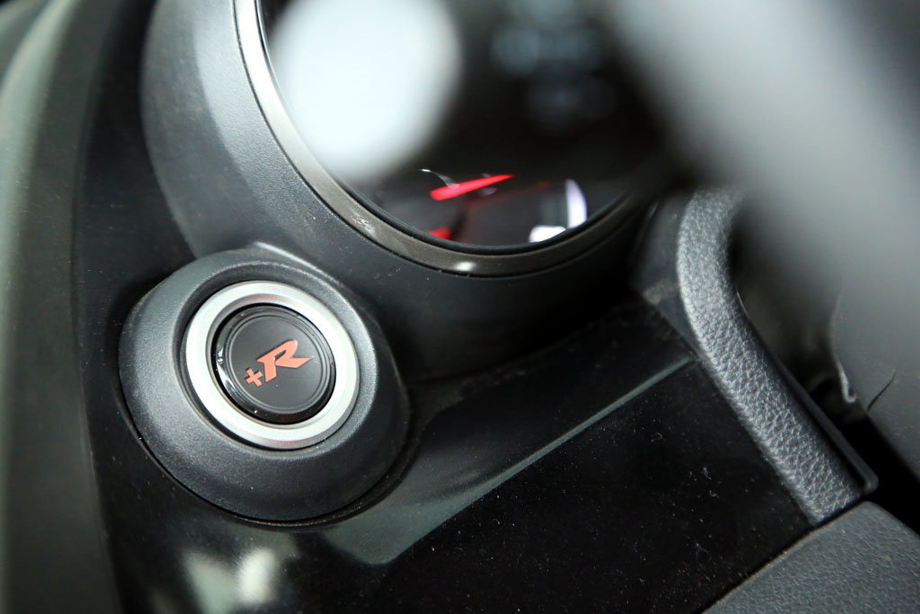 Honda Civic Type R - mroczny rycerz