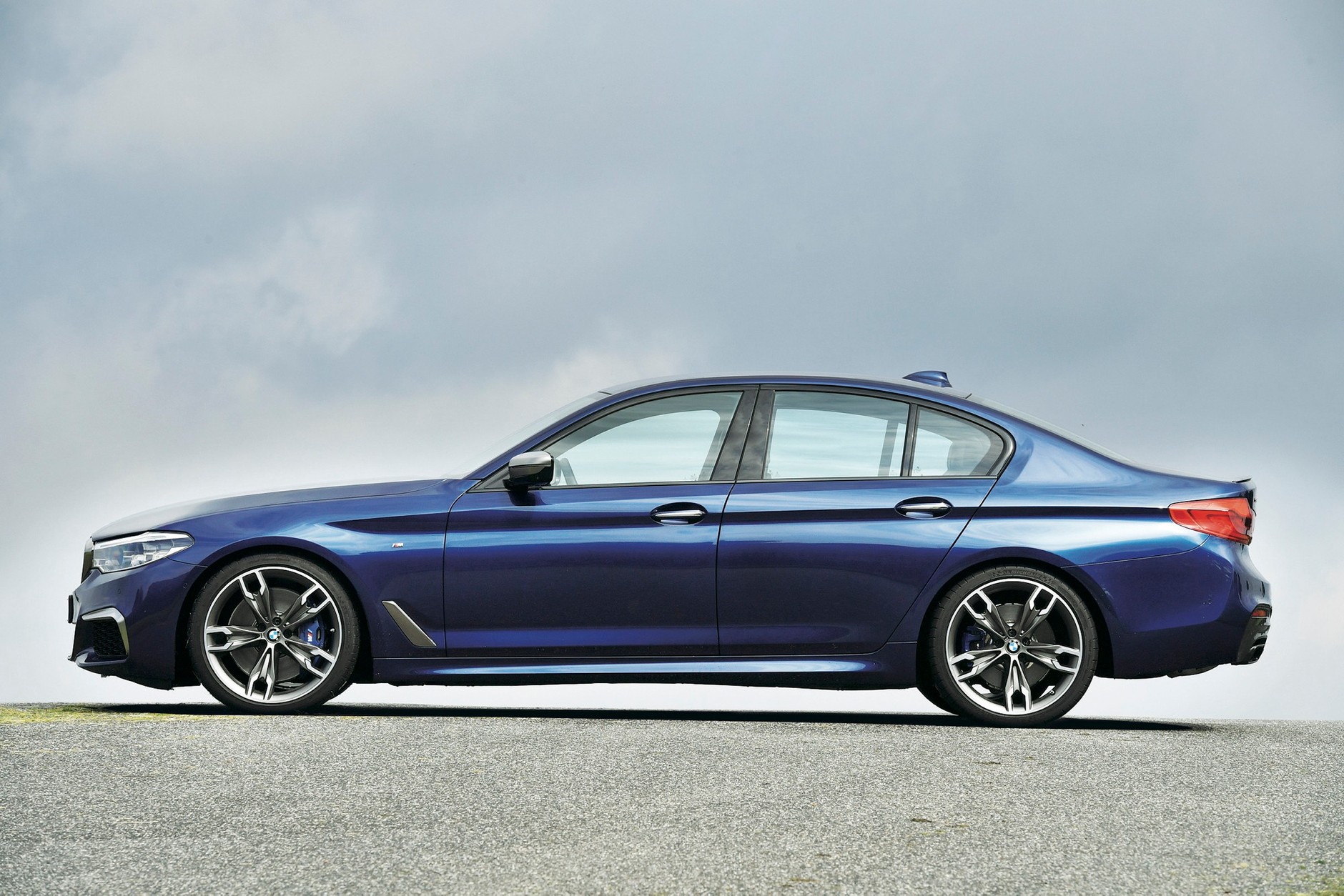 BMW 550i xDrive, 462 KM